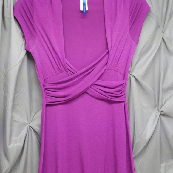 Dress.  Medium sleeveless bodycon - Picture 2 of 7